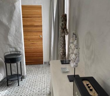 Tonnerre House | La source de l'abbaye