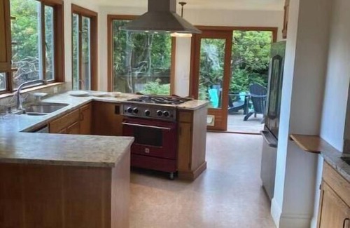 Mount Baker House | La Stella - An Oasis in the City for large groups