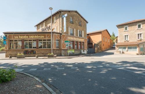 Civrieux-d'Azergues Hotel | La Tablée Médiévale
