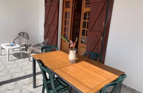 Saint-Charles House | La Terrasse du Houelmont Bas de Villa Face à la Montagne et Avec vue sur la mer