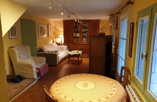 Malaucene Apartment | LA TONNELLE