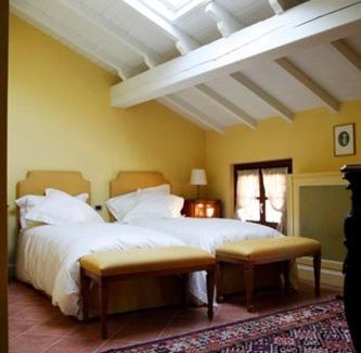 Lumellogno Hotel | La Torre Dei Canonici