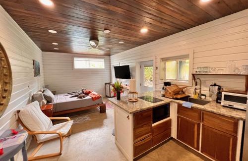 Caribbean Way House | La Vida Belize - Studio