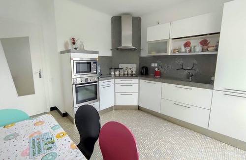 Amneville House | La Villa Sainte-rose: Gîte 3 Chambres Avec Jardin à 5 min de la Cité des Loisirs