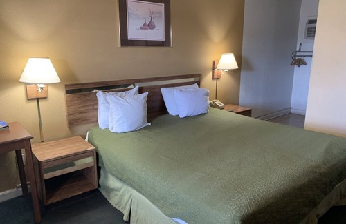 Clovis Hotel | La Vista Inn