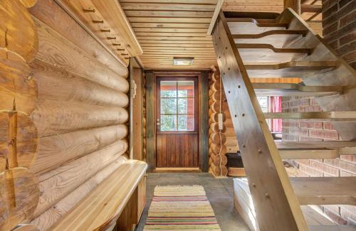Pyhatunturi Villa | Laavu 15 Original Log Cabin with Sauna