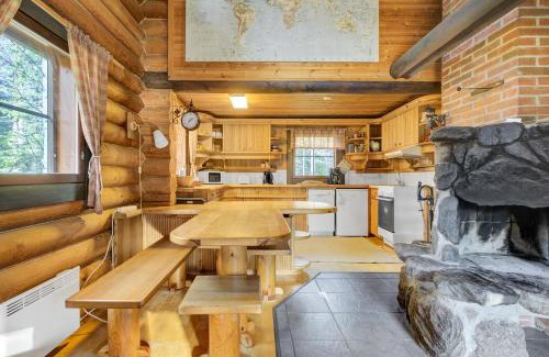 Pyhatunturi Villa | Laavu 15 Original Log Cabin with Sauna