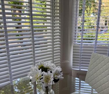 Notting Hill Apartment | Ladbroke Grove hidden Gem