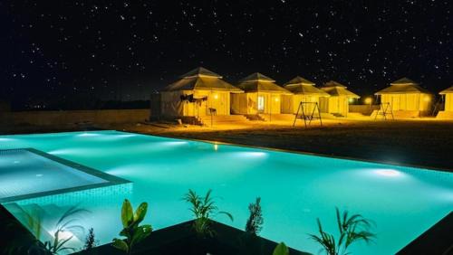Amar Sagar Pol Resort | Lafing Camel Safari Staying under the Star