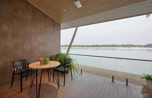 Kuzhuppilly Hotel | Lago Leisure Resort & Spa