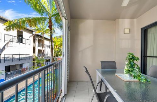 Trinity Beach Apartment | Lagoon Lookout - Poolside Studio near Trinity Beach