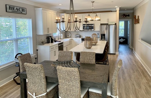 Wrightsville Beach House | π Lagoon North -Amenities Galore-The perfect getaway awaits!