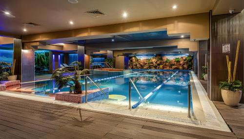 Sector 4 Apartment | Lagoon Studio 706