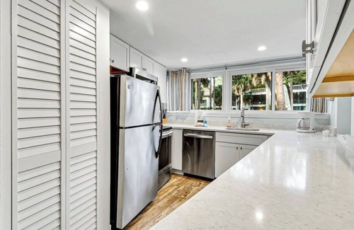 Hilton Head Island Condo | Lagoon View Villa 2 bd 2 & one half bath Steps to the Beach!