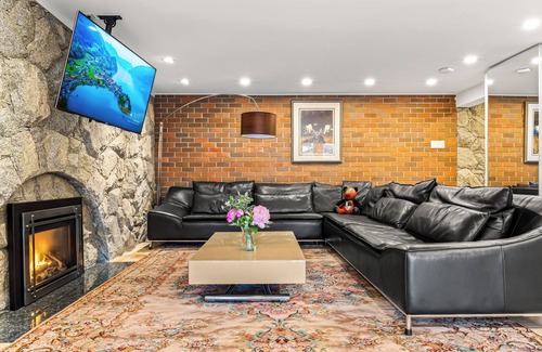 Shaughnessy House | LaGrande Suite | Sauna | 2 Bikes| Prefect Getaway!
