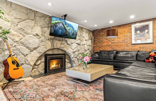 Shaughnessy House | LaGrande Suite | Sauna | 2 Bikes| Prefect Getaway!