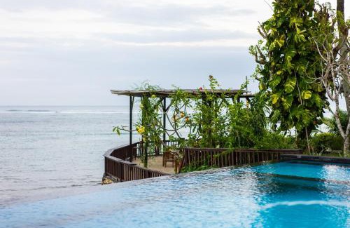 Mushroom Bay Resort | Laguna Reef Huts