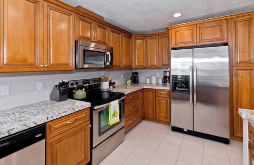 La Quinta House | Laid-back luxury in La Quinta - modern pet-friendly 3 BR villa w/pool access