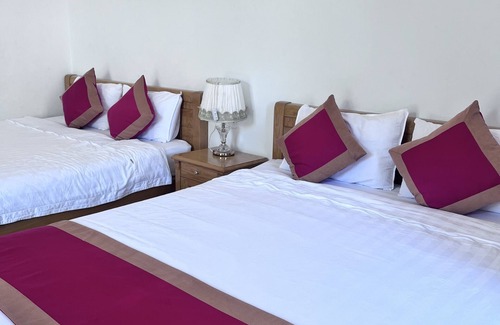 Lien Son Hotel | LAK VIEW