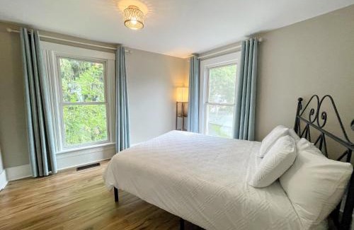 Chelan Hotel | Lake Chelan Manor Room #4