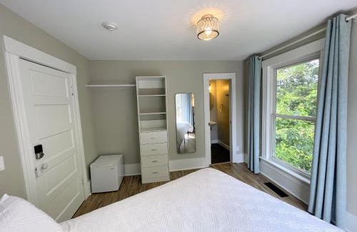 Chelan Hotel | Lake Chelan Manor Room #4