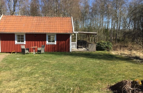 Vederslov House | Lake-close location in Småland
