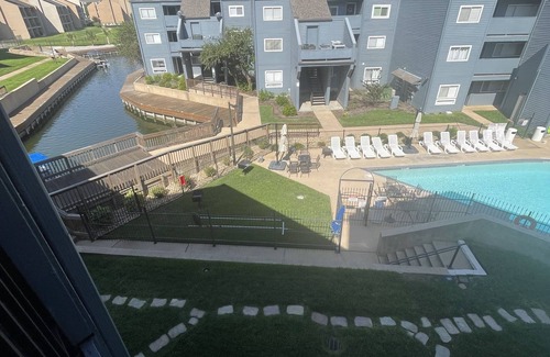Walden on Lake Conroe Condo | Lake Conroe w/Pool/Canal Views & Boat launch access & Walden's endless amenities