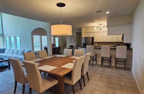 Walden on Lake Conroe House | Lake Conroe Waterfront 5BR/5.5BA Home w/2 Docks and private pool