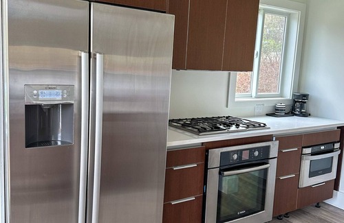 Williston House | Lake Escape: Newly Renovated Waterview Home with Lake Access