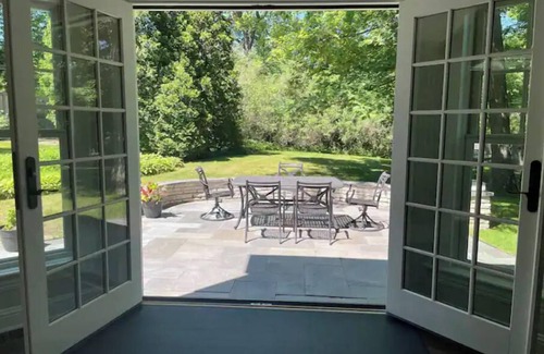 Lake Forest House | Lake Forest Luxury 4 Bedroom with Beach nearby