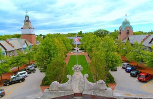 Lake Forest House | Lake Forest Luxury 4 Bedroom with Beach nearby