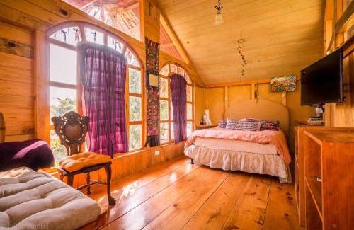 Santa Cruz La Laguna House | Lake Front Cabin at Los Elementos