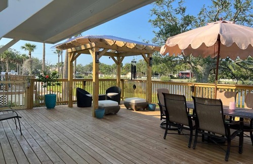 Lincolnville Cottage | Lake front cottage in St. Augustine