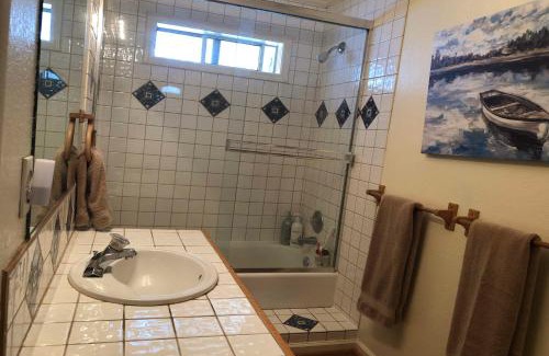 Truckee House | Lake Front Family Home at Donner