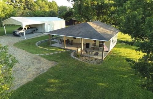 Wills Point House | Lake Front Gated Property Private Dock nBook 3 Nights - Get 4th Night Free.