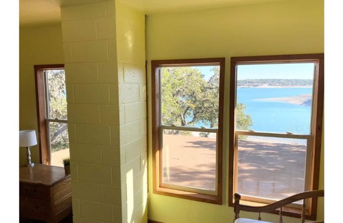 Mico House | Lake Front Home