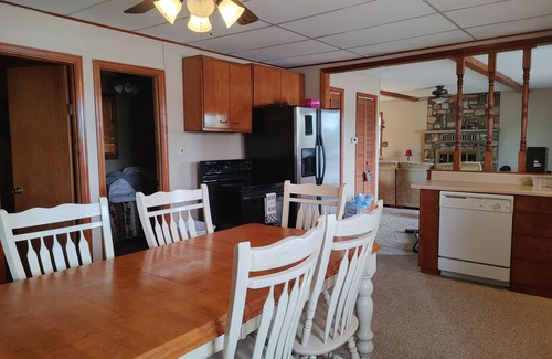 Edwards Cottage | Lake front house with dock and deep water all year long.