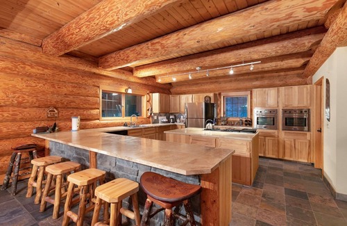 Mount St. Helens Cabin | Lake front Lodge on Lake Swift