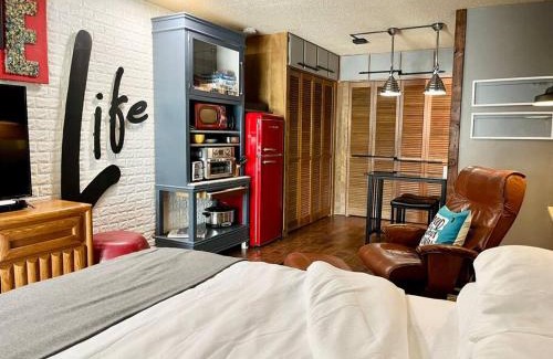 Boise House | Lake Front Studio with Kayaks Bikes near Greenbelt