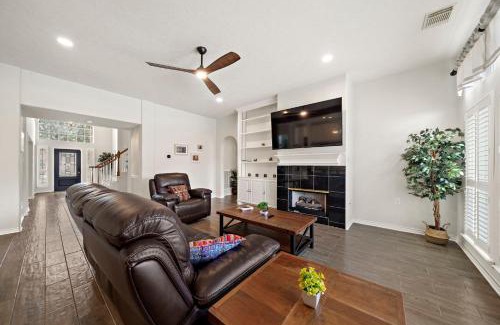 Atascocita House | Lake Houston Getaway Pool Spa Lake Front