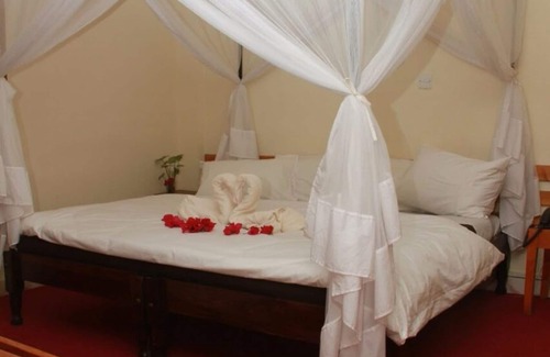 Tsavo West Cabin | Lake Jipe Safari Camp