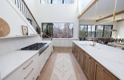 Six Mile House | Lake Keowee House - A Luxury Lakeside Retreat
