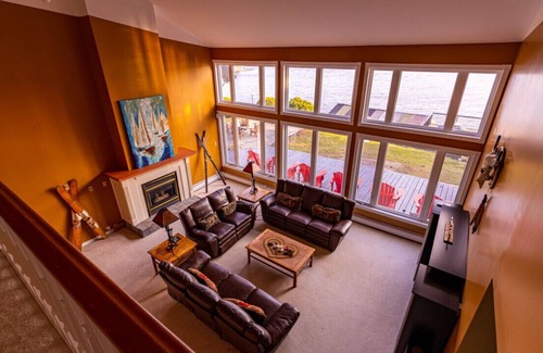 Lavigne Cottage | Lake Nipissing Stunner - Sauna, Hot Tub and more!