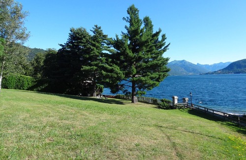 San Maurizio d'Opaglio Apartment | Lake Orta relax holidays with garden, canoes, bikes, bbq