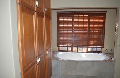 Pietermaritzburg Bed & Breakfast | Lake Sands Manor