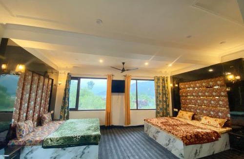 Srinagar House | Lake side stays