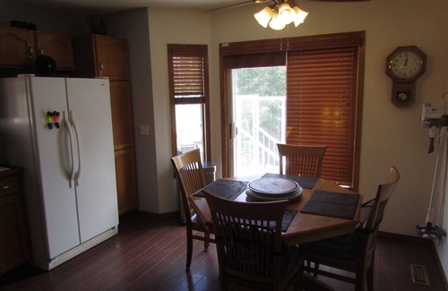 Southeast Calgary House | Lake Sundance - Executive Furnished Three Bedroom Upper Duplex