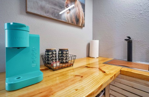 Conway Apartment | Lake view + 10min to dwtn + near parks + 2 guests!