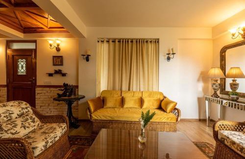 Mallital House | Lake View 2BHK close to mall road l Lake Daze