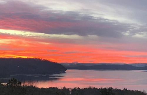 Garfield Cabin | Lake View Cabin for 2